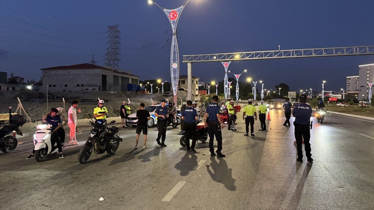Adana'da Motosiklet Denetimlerinde 16 Araç Traffikten Menedildi