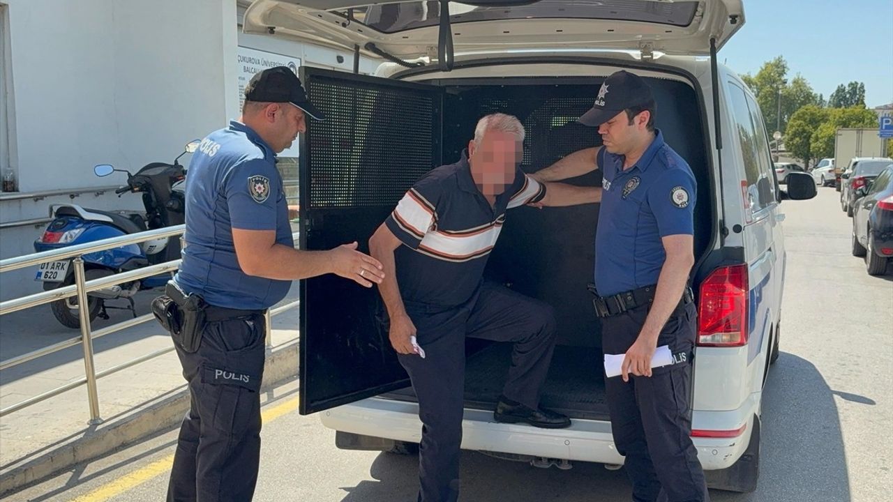 Adana'da Otobüste Kadın Yolcunun Uygunsuz Görüntüsünü Çekme İddiasıyla Gözaltı