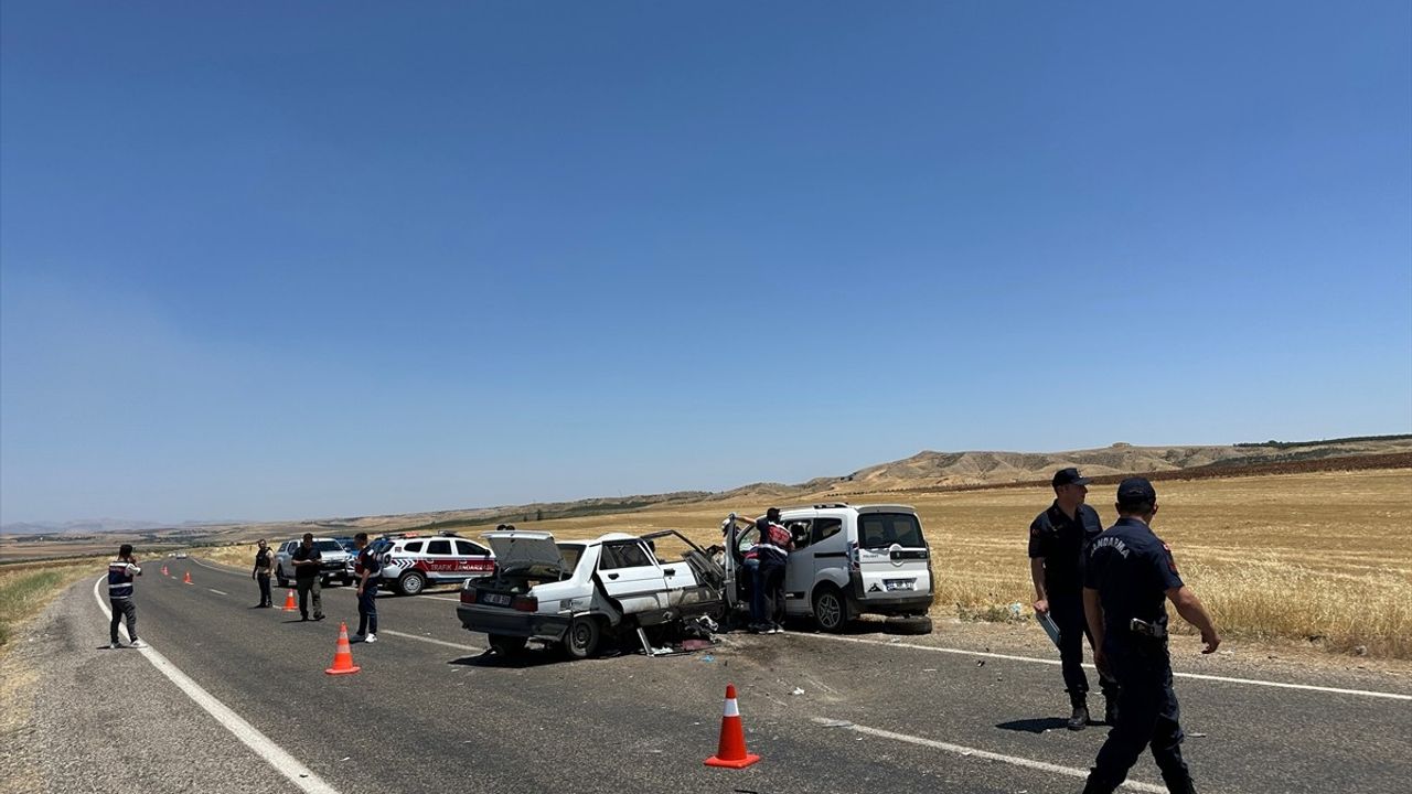 Adıyaman'da Trafik Kazası: 4 Ölü, 1 Yaralı
