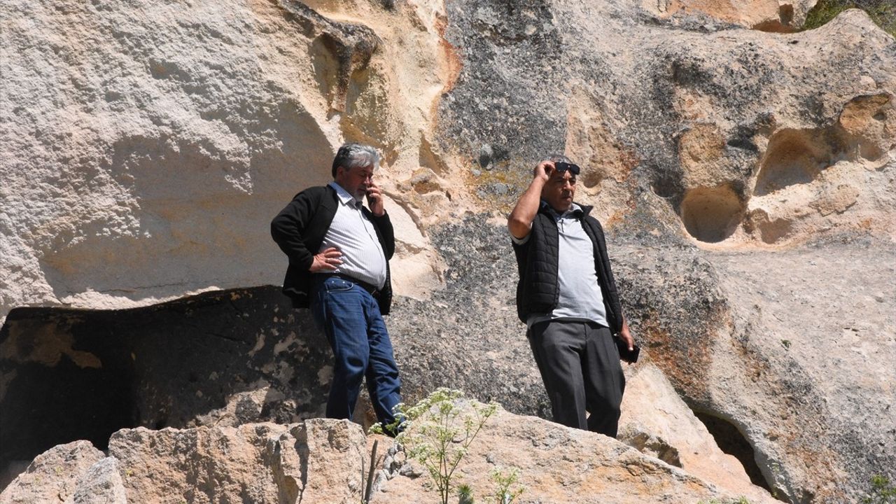Afyonkarahisar Valiliği'nden Ornaş Kaya Yerleşimleri İle İlgili Açıklama