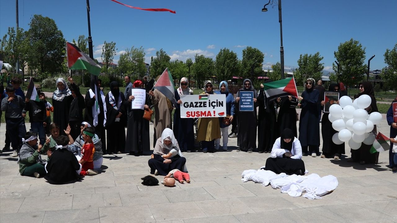 Ağrı'da Kadınlar İsrail'in Gazze Saldırılarına Karşı Seslerini Yükseltti