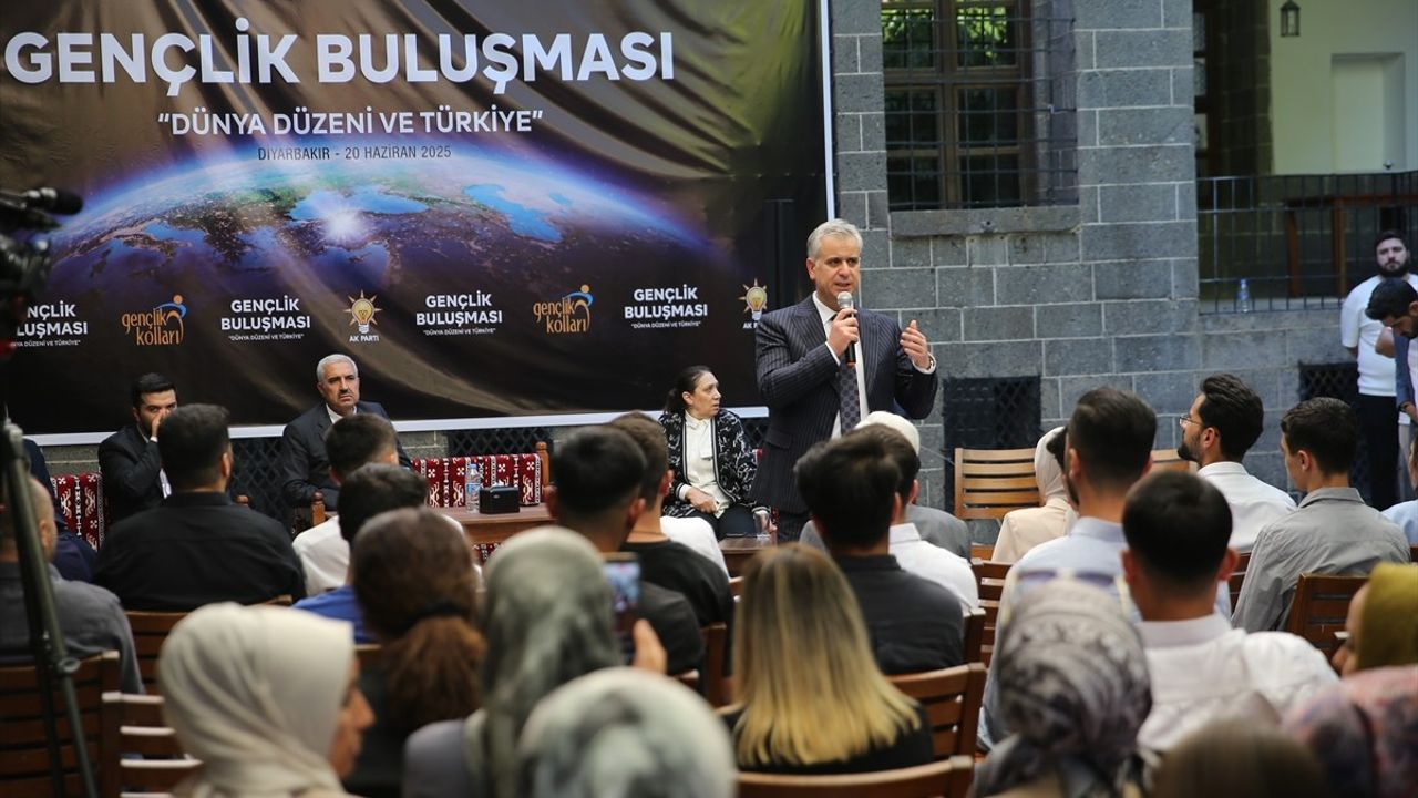 AK Parti Genel Başkan Yardımcısı Yalçın, Diyarbakır'daki Gençlik Buluşması'nda Güvenlik ve Ekonomi Vurgusu Yaptı