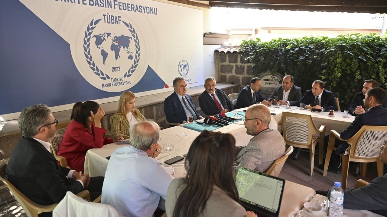 AK Parti Genel Başkan Yardımcısı Yazıcı, Yeni Anayasa Çalışmalarını Açıkladı