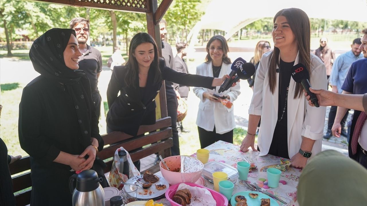 AK Parti İstanbul Milletvekili Derya Ayaydın, Kağıthane'de Bayram Kutlaması Düzenledi