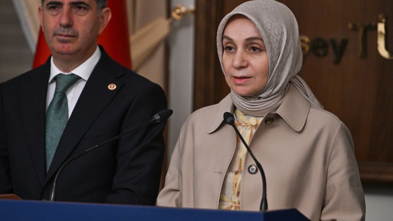 AK Parti, Sağlık Alanında Yeni Düzenlemeler İçeren Kanun Teklifini TBMM'ye Sundı