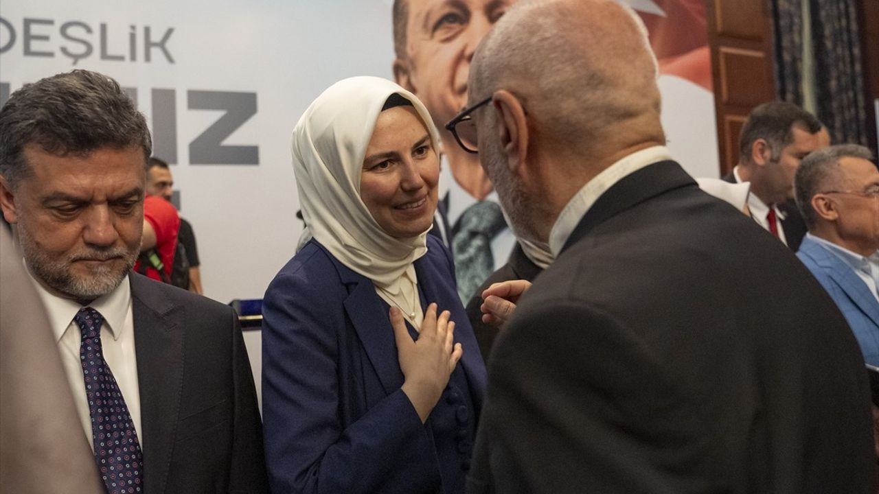 AK Parti Teşkilatları Genel Merkez'de Geleneksel Bayramlaşma Programı Düzenledi