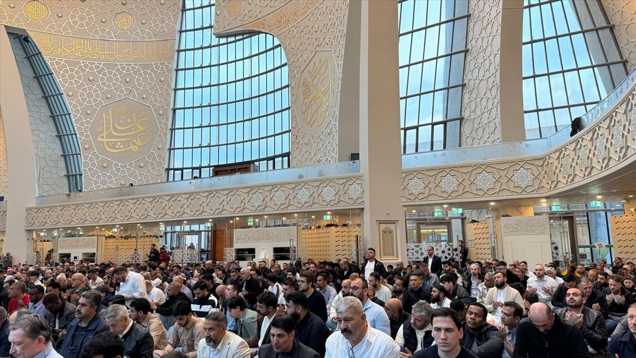 Almanya'da Kurban Bayramı Namazları Coşkuyla Kutlandı