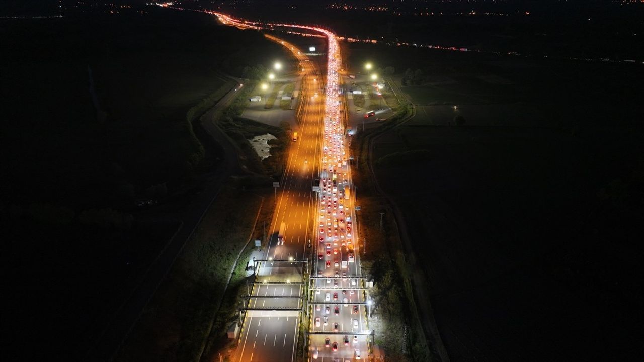 Anadolu Otoyolu'nda Kurban Bayramı Yoğunluğu Devam Ediyor