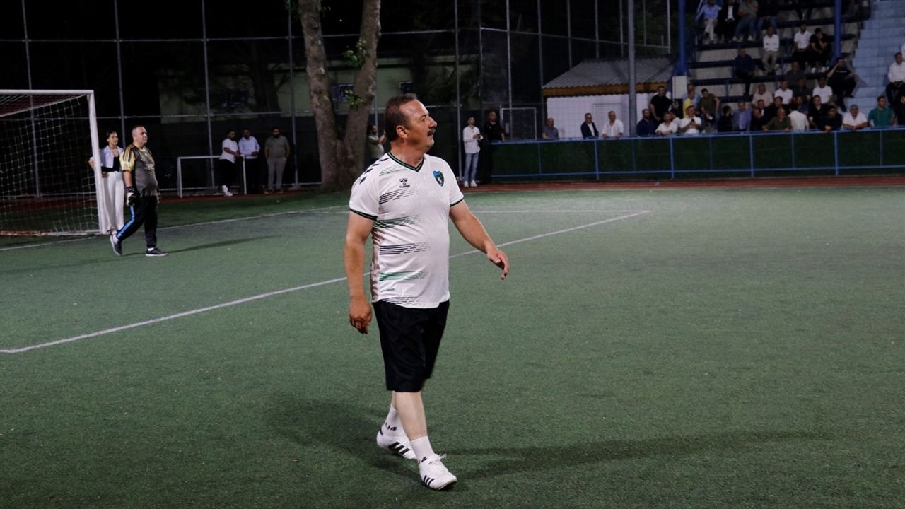 Anahtar Parti Genel Başkanı Ağıralioğlu, Kocaeli'de Partililerle Futbol Oynadı