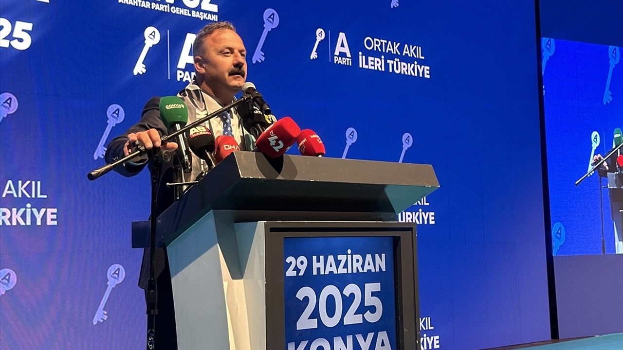 Anahtar Parti Genel Başkanı Yavuz Ağıralioğlu, Konya'da Vatandaşlarla Buluştu