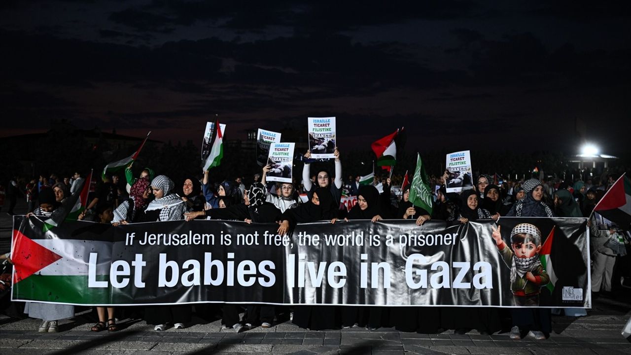 Ankara'da 'Küresel Gazze Yürüyüşü' Aktivistlerine Destek Yürüyüşü Düzenlendi