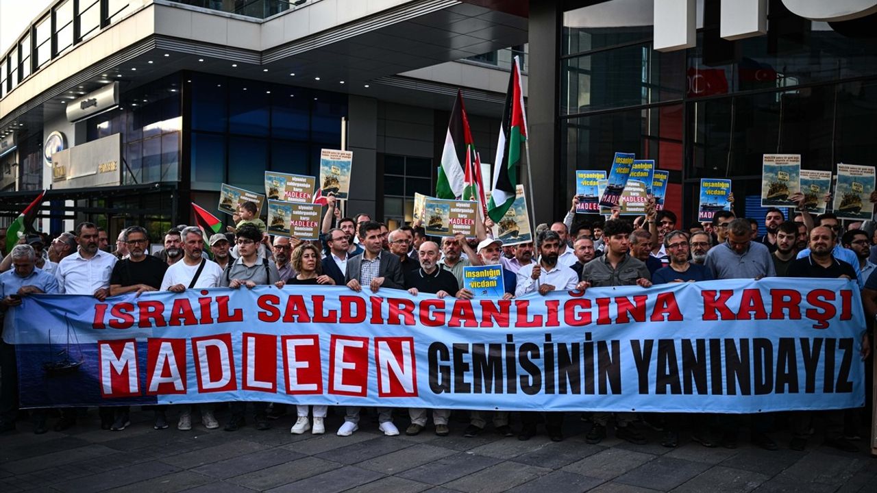 Ankara'da 'Madleen' Gemisine Yapılan Saldırı Protesto Edildi