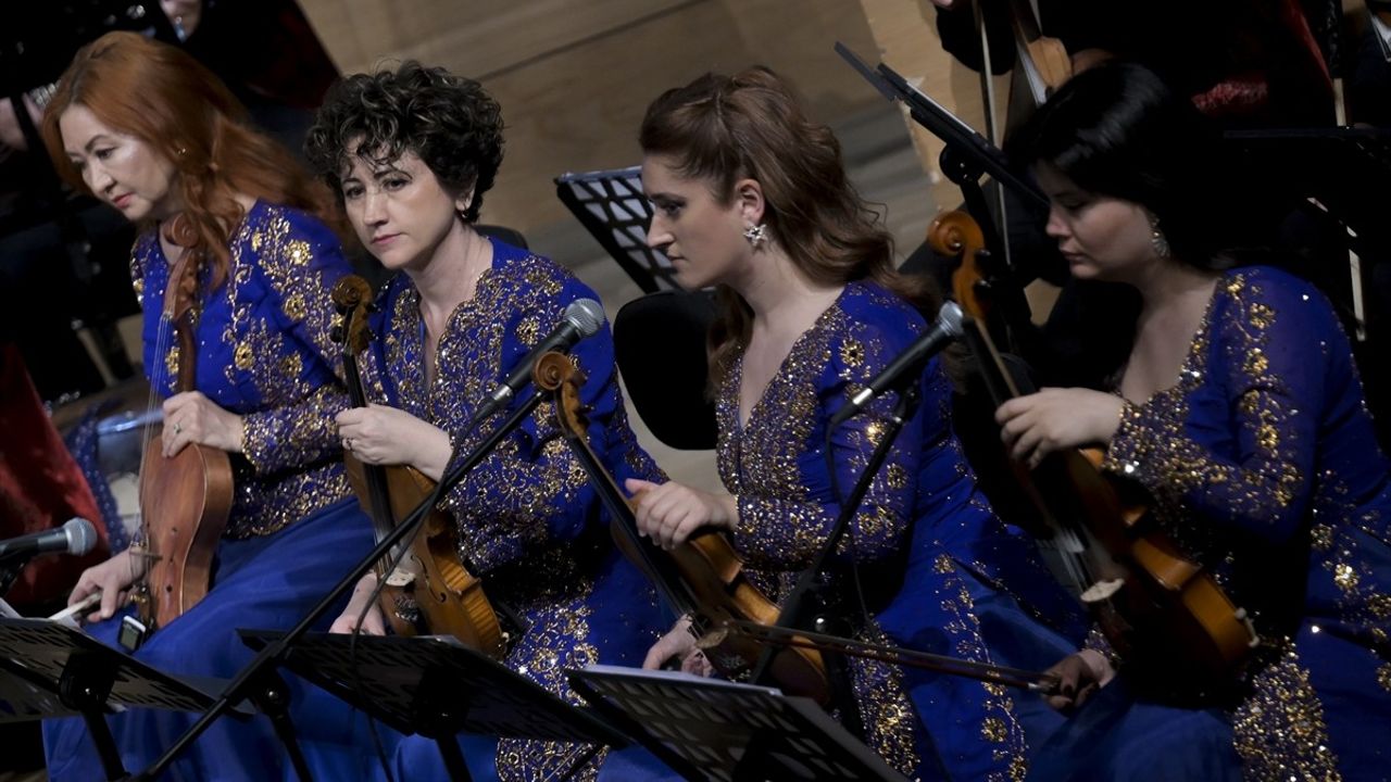 Ankara Türk Dünyası Müzik Topluluğu Sezon Kapanış Konserini Gerçekleştirdi