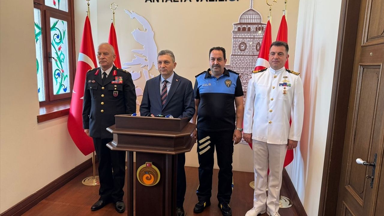 Antalya'da Kurban Bayramı İçin Güvenlik ve Trafik Tedbirleri Artırıldı