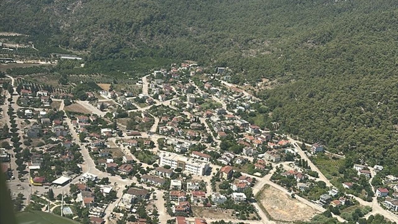 Antalya Kemer'de Orman Yangınına Hızla Müdahale Ediliyor