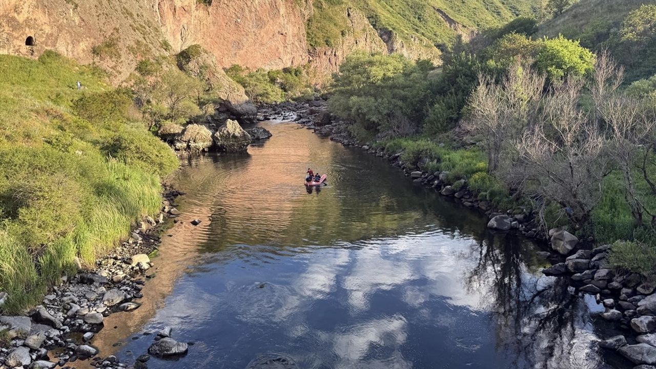 Ardahan'da Kura Nehri'nde Boğulma Olayı: İki Kişi Hayatını Kaybetti