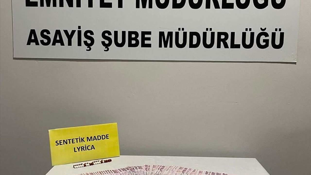 Ardahan'da Kuyumcuya Sahte Altın Sattığı İddia Edilen 3 Şüpheli Gözaltına Alındı