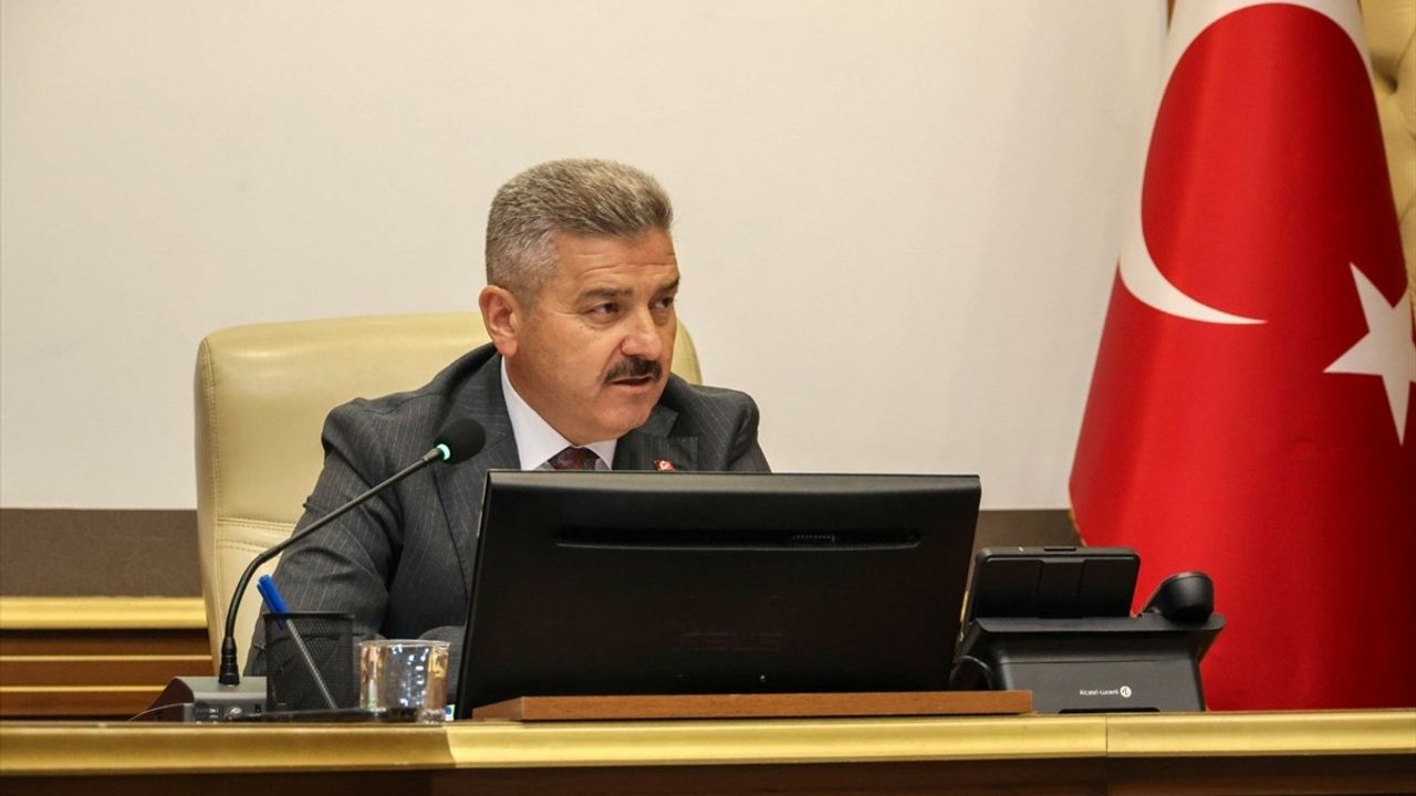 Artvin'de 4,8 Milyar Liralık 17 Taşkın Koruma Projesi Sürüyor