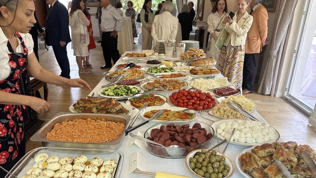 Atina'da Geleneksel Türk Kahvaltısı Etkinliği Düzenlendi