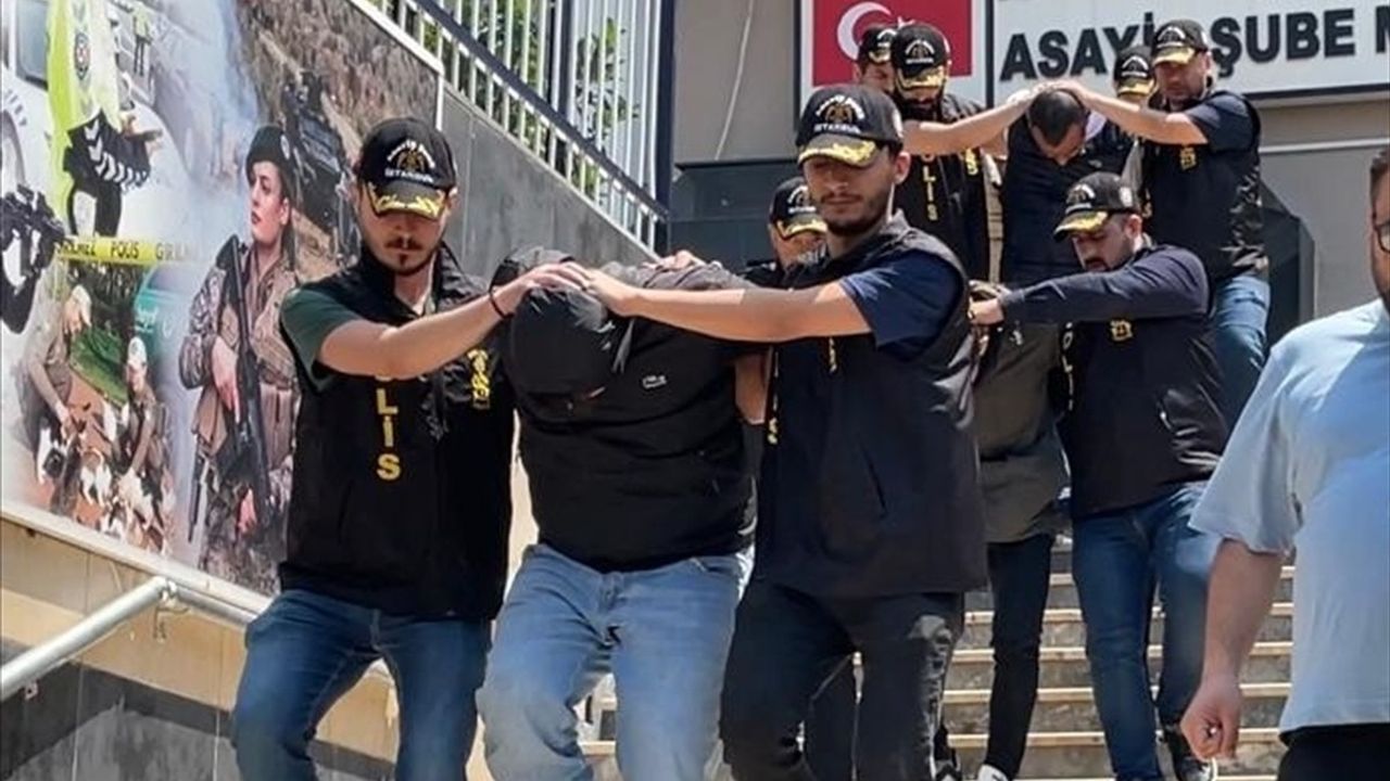 Bahçelievler'de Kuyumcu Çantasının Gasbedilmesi: 4 Zanlı Tutuklandı