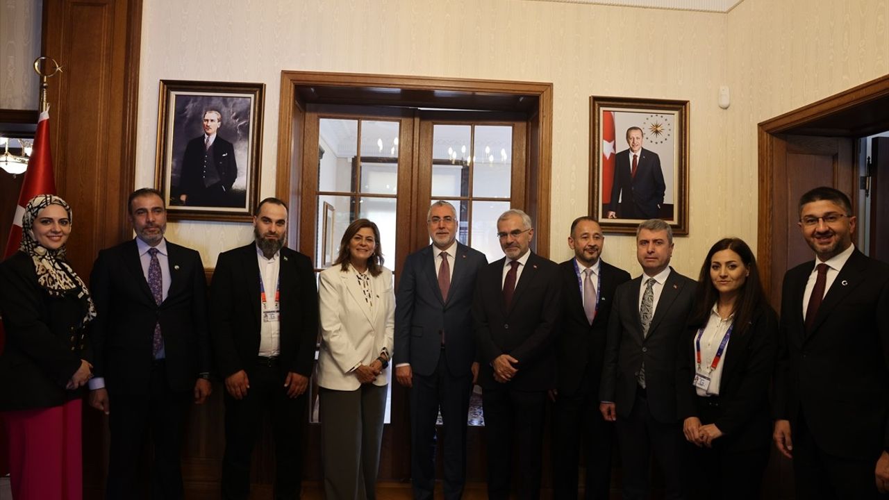 Bakan Işıkhan, Suriyeli Mevkidaşı ile İşbirliği Görüşmesi Yaptı