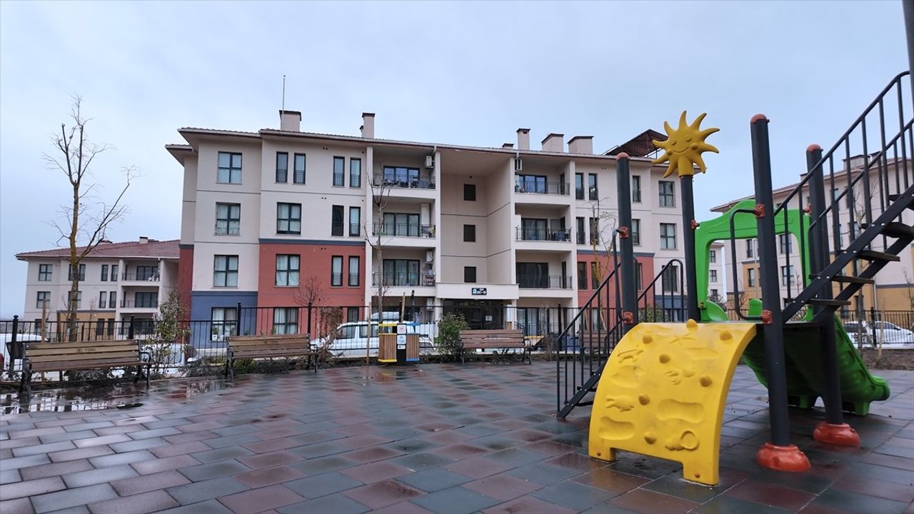 Bakan Kurum, Hassa'daki Deprem Konutlarının Görüntülerini Paylaştı