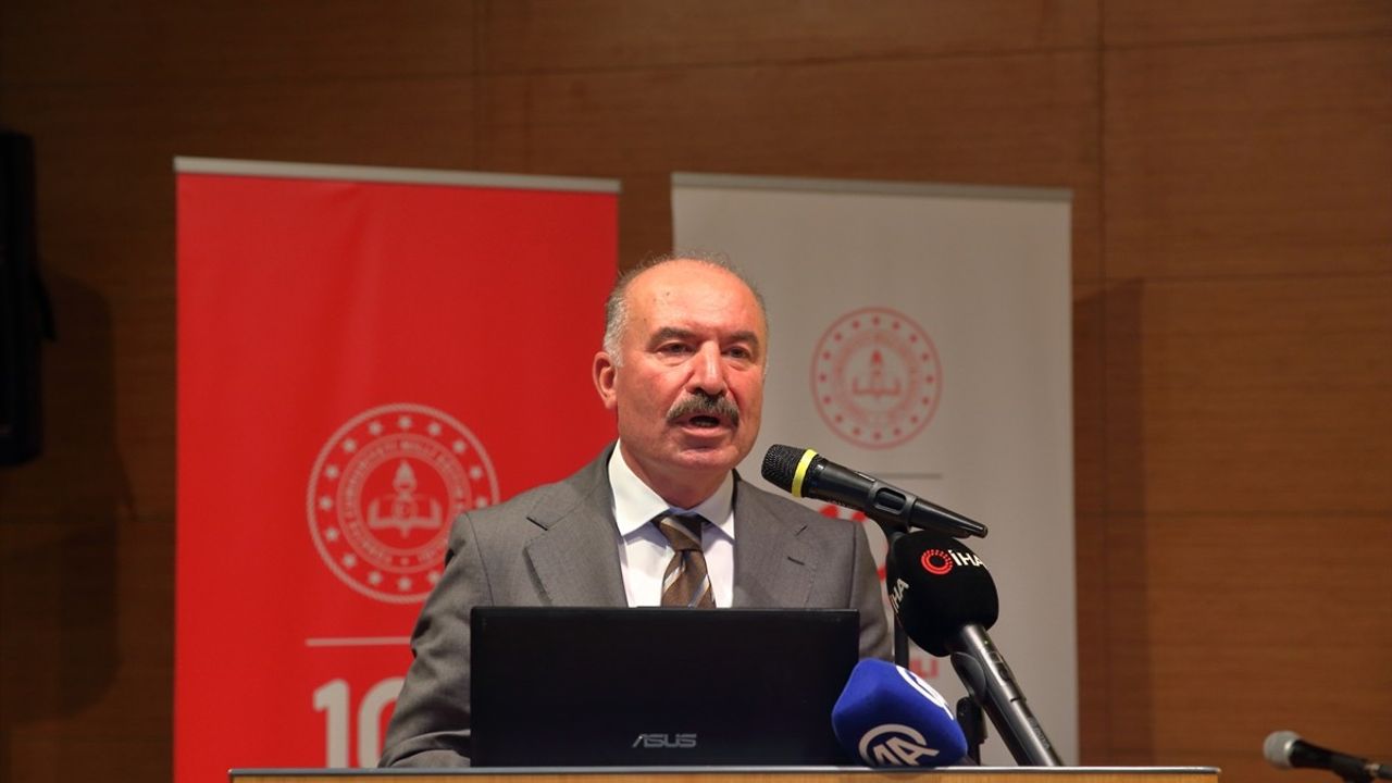 Bakan Yardımcısı Yelkenci, Çorum'da Öğretmen Akademileri Kapanış Programında Konuştu