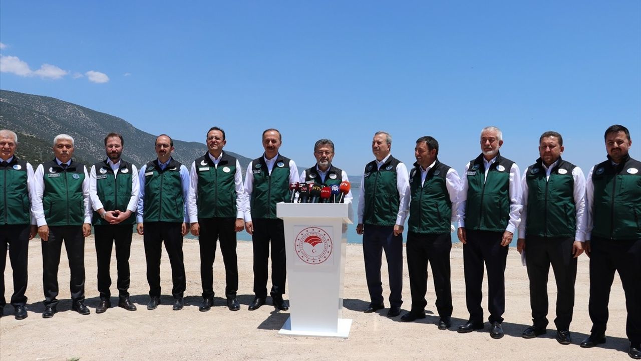 Bakan Yumaklı, Eğirdir Gölü Su Eylem Planı'nı Tanıttı