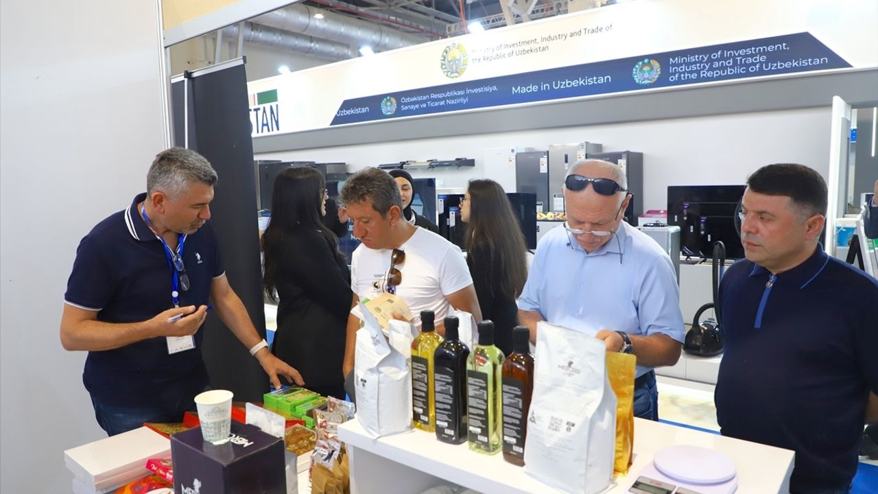 Bakü'de '2. Türk Ticaret Fuarı' Kapılarını Açtı