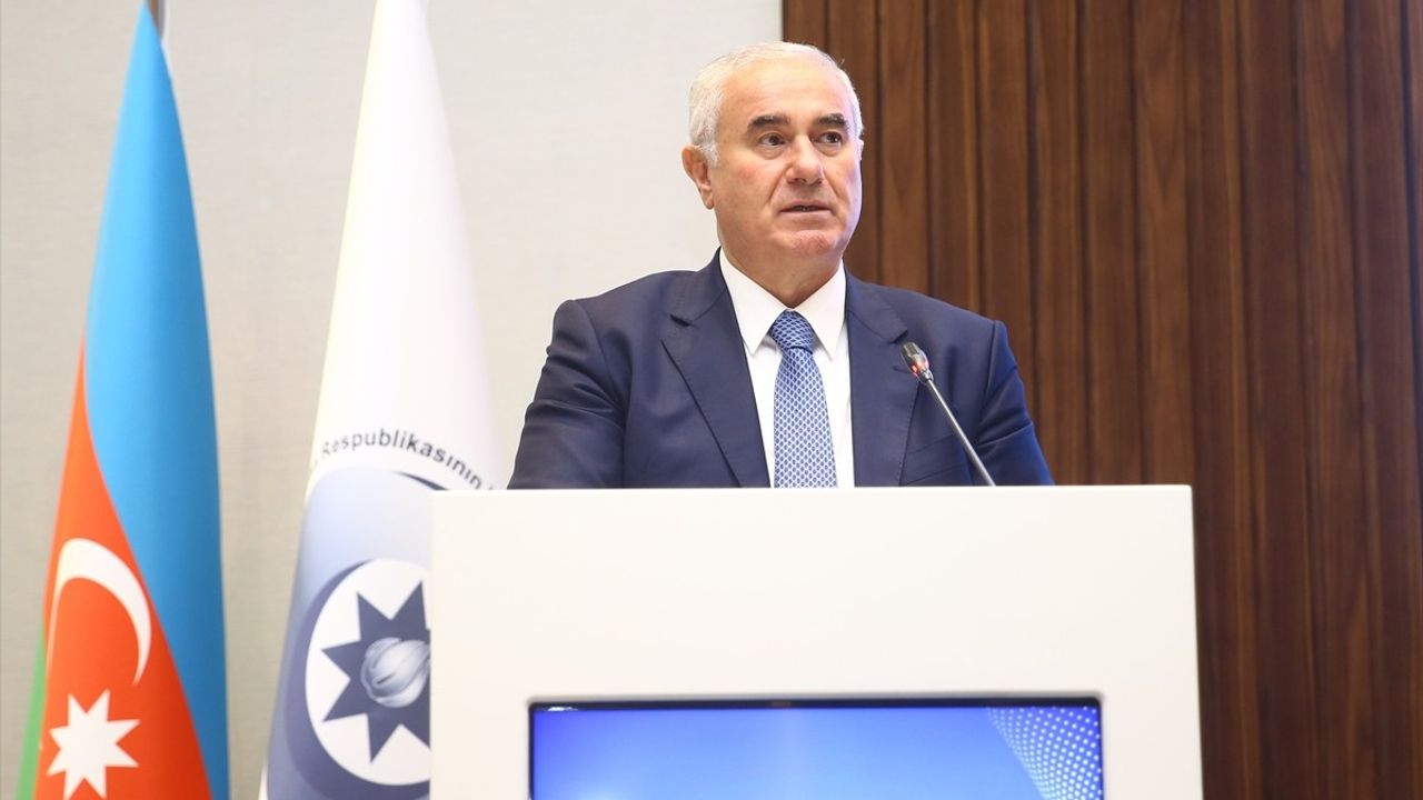 Bakü'de Ombudsmanlar 'Hukukun Üstünlüğü'nü Tartıştı