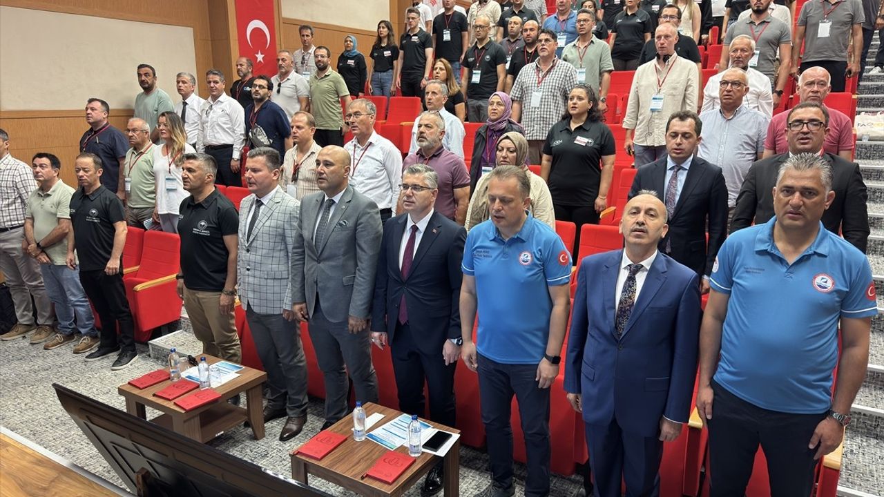 Balıkesir'de Kabuklu Su Ürünleri Yetiştiriciliği İçin Eğitim Çalıştayı Düzenlendi