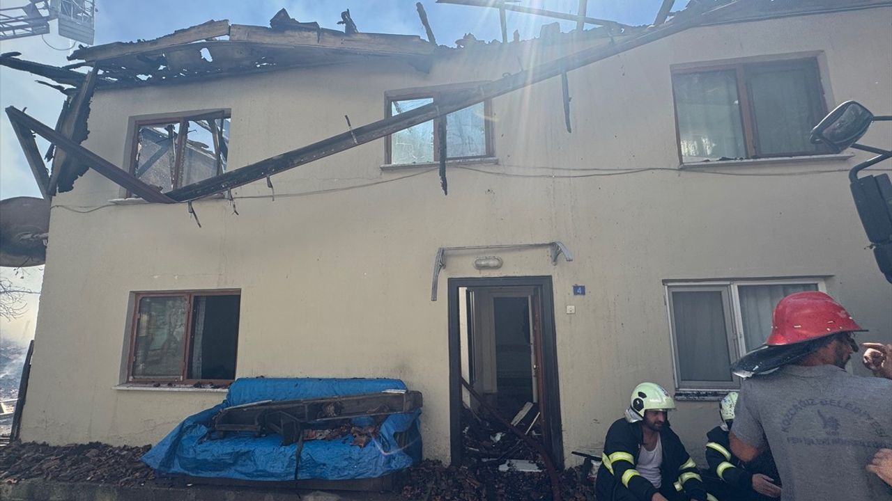 Bartın'da Yangın: İki Evde Hasar Meydana Geldi