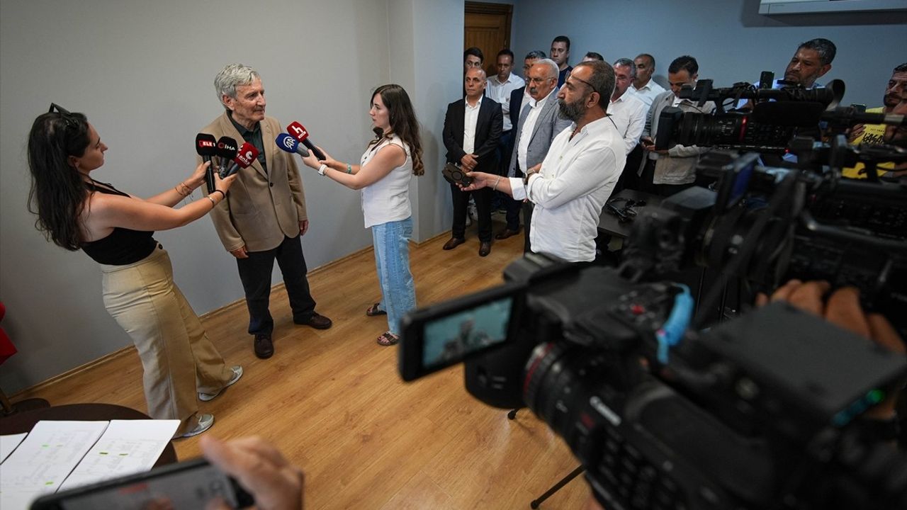 Belediye-İş, İzmir Büyükşehir Belediyesi'nde İşten Çıkarılan İşçiler İçin Eylem Başlatacak