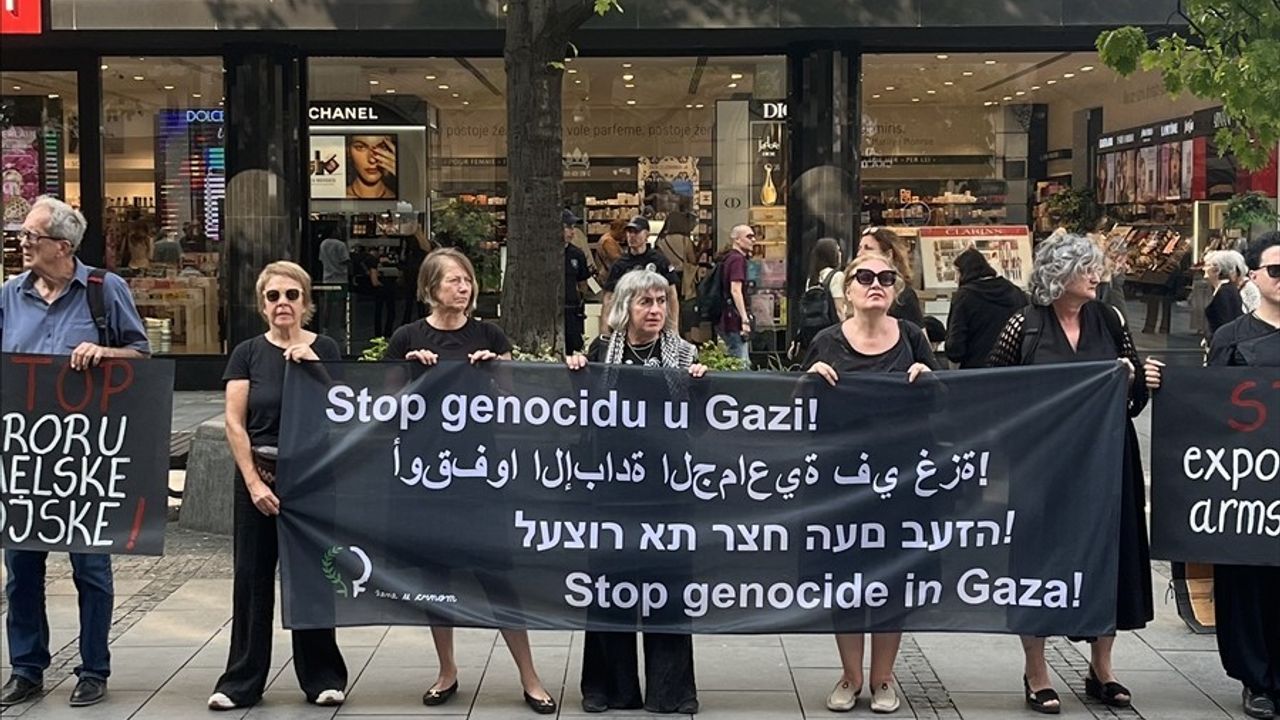 Belgrad'da Gazze'deki Soykırıma Son Verilmesi İçin Eylem Düzenlendi