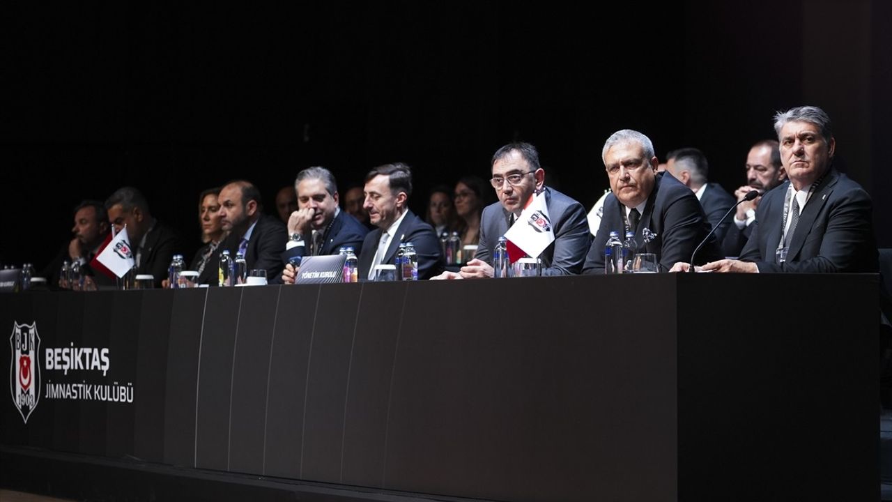 Beşiktaş Kulübü Olağanüstü Genel Kurulu İstanbul'da Toplandı