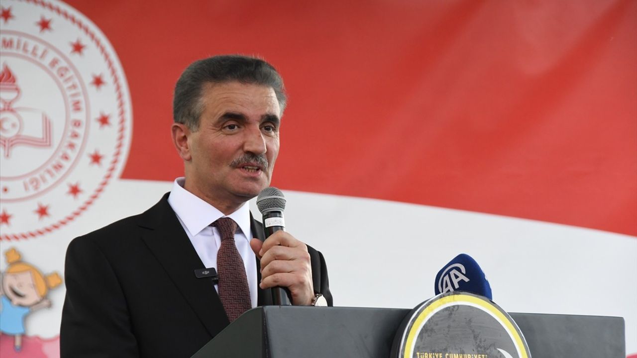 Binali Yıldırım, Gümüşhane'de Yeni Anaokulu Açılışına Katıldı