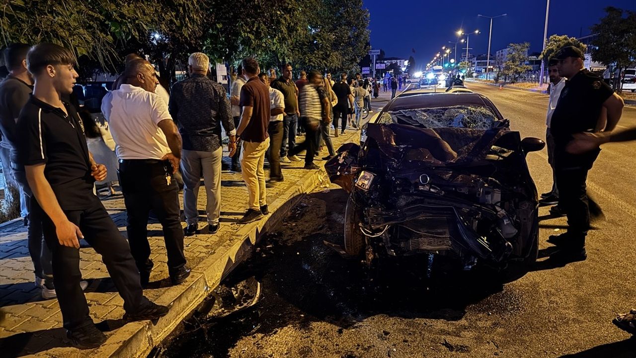 Bingöl'de Zincirleme Trafik Kazasında 5 Kişi Yaralandı