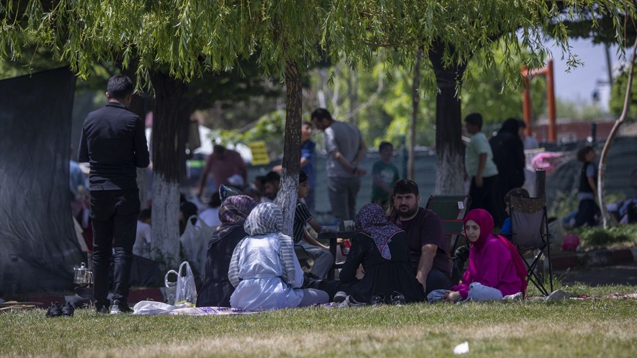Binlerce Ziyaretçi İnci Kefali Göçünü İzledi