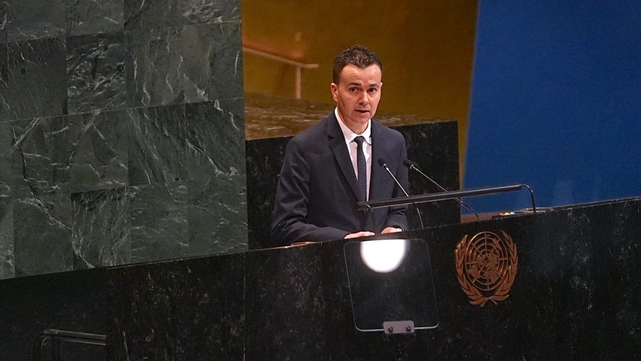 BM Genel Kurulu, Gazze’de Acil Ateşkes ve İnsani Yardım Talebini Kabul Etti