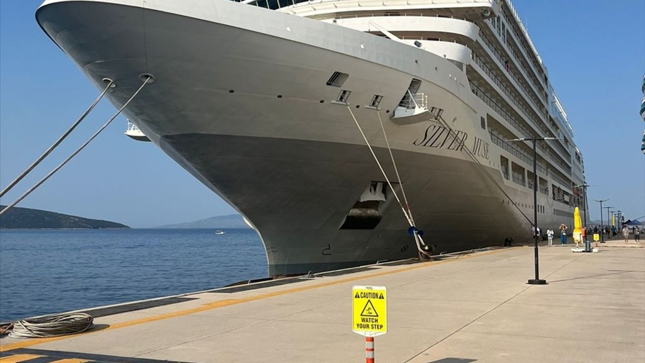Bodrum'a İki Kruvaziyer ile 2.935 Yolcu Geldi