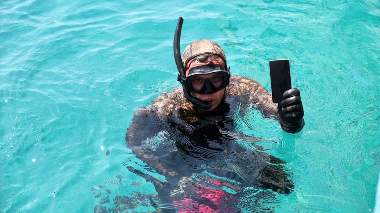 Bodrum'da Dalgıçlar Deniz Dibi Temizliği Gerçekleştirdi