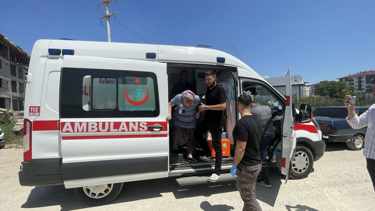 Bolu'da Yangın Söndürme Müdahalesinde Dumandan Etkilenen Kadın Tedavi Altına Alındı