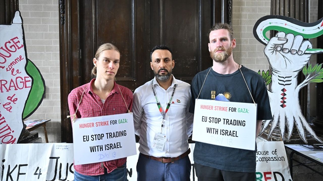 Brüksel'de Kilisede Filistin İçin Açlık Grevi Başlatıldı