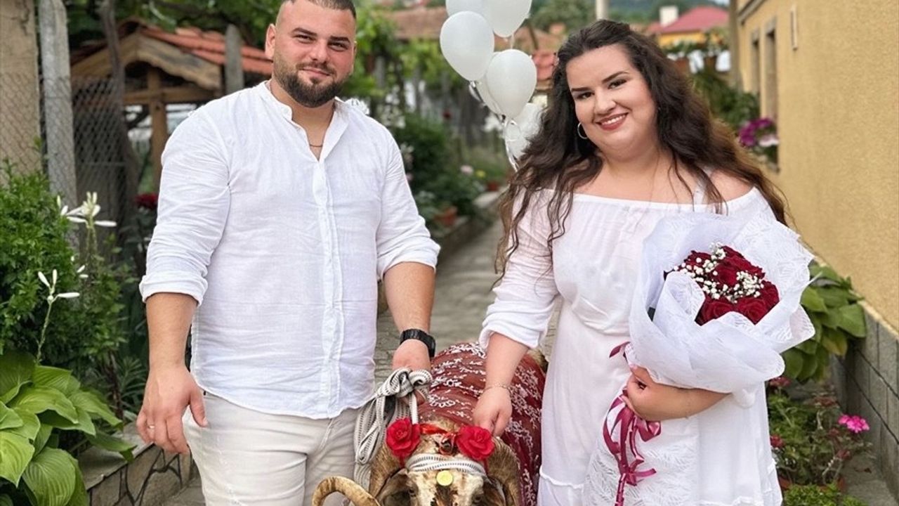 Bulgaristan'da Asırlık Gelin Koçu Geleneği Yaşatılıyor