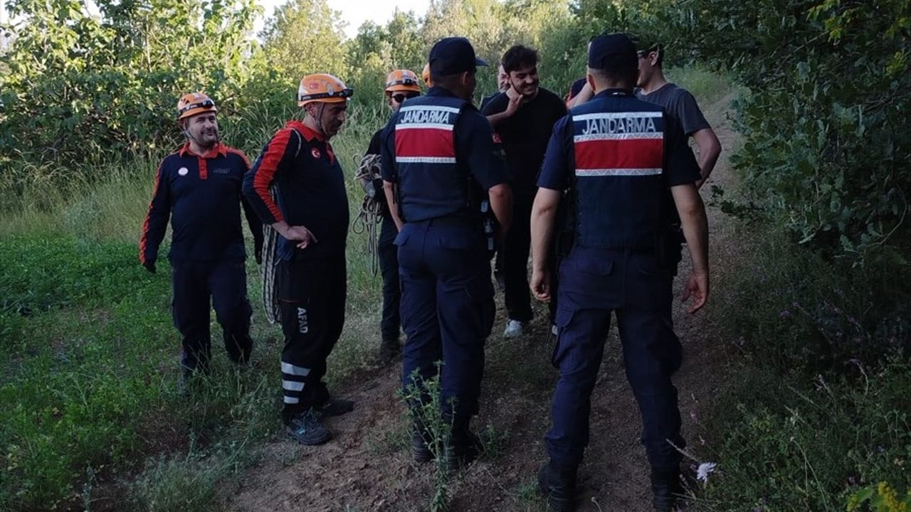 Bursa'da AFAD Ekipleri Mücadeleyle Mahsur Kalanları Kurtardı