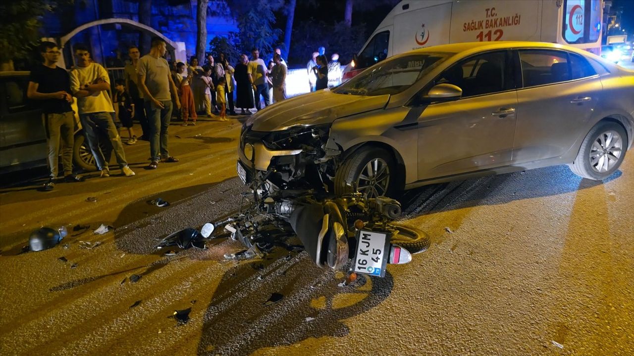 Bursa İnegöl'de Motosiklet ve Otomobil Çarpışması: Bir Yaralı