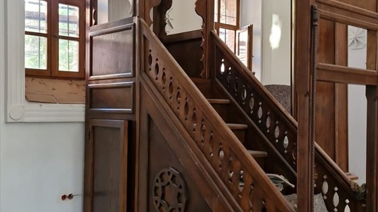 Bursa'nın Tarihi Özlüce Camisi Yeniden İbadete Açılıyor
