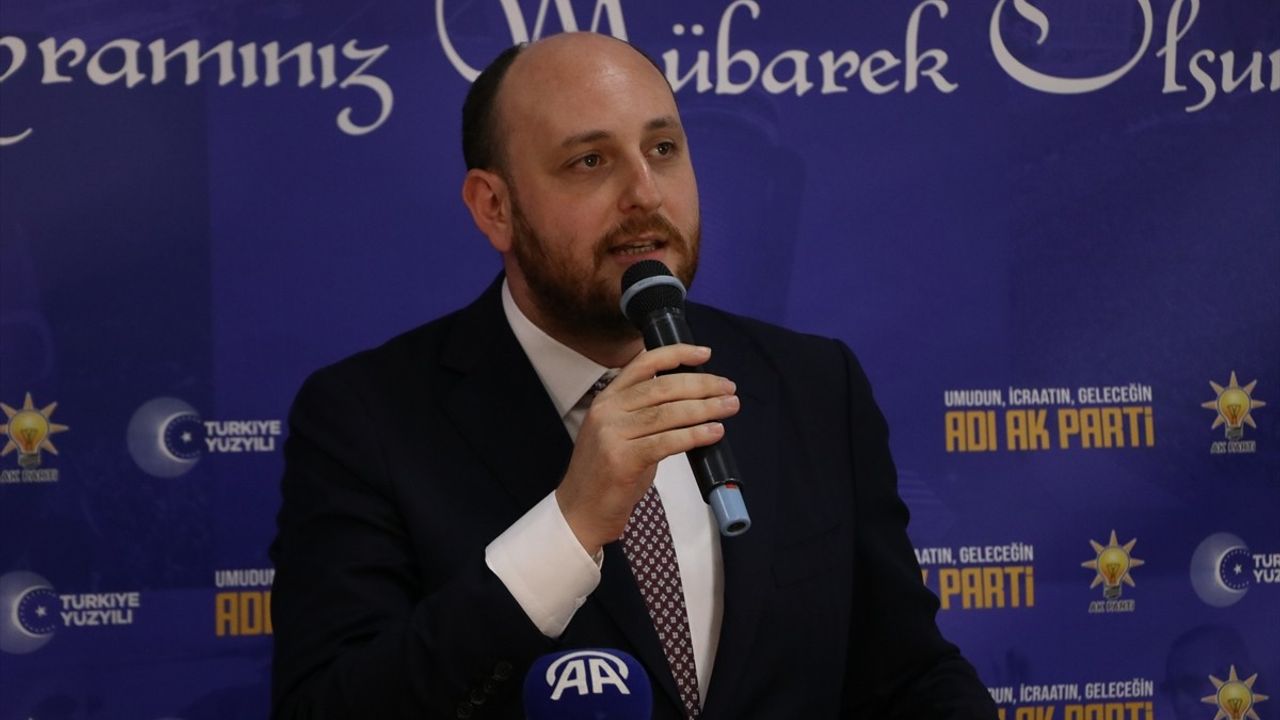 Büyükgümüş, Yalova'da Bayramlaşma Programında Konuştu