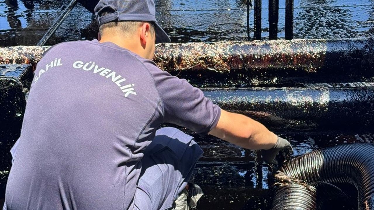 Çanakkale'de Deniz Kirliliğine 8 Milyon 281 Bin Lira Ceza