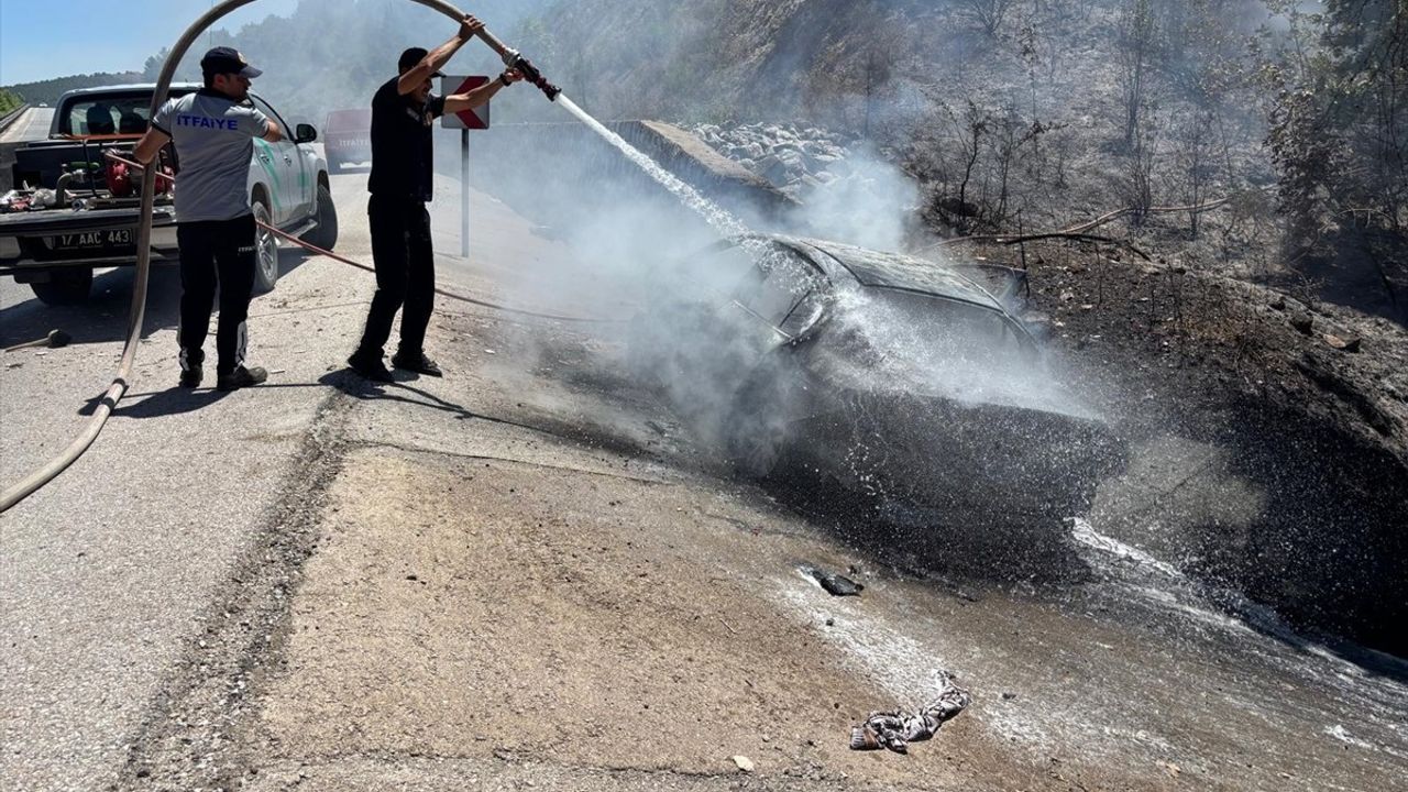 Çanakkale'de Otomobil Yangını: Bir Kişi Hayatını Kaybetti
